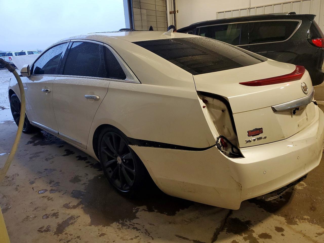 2014 Cadillac Xts Luxury Collection - Image 2