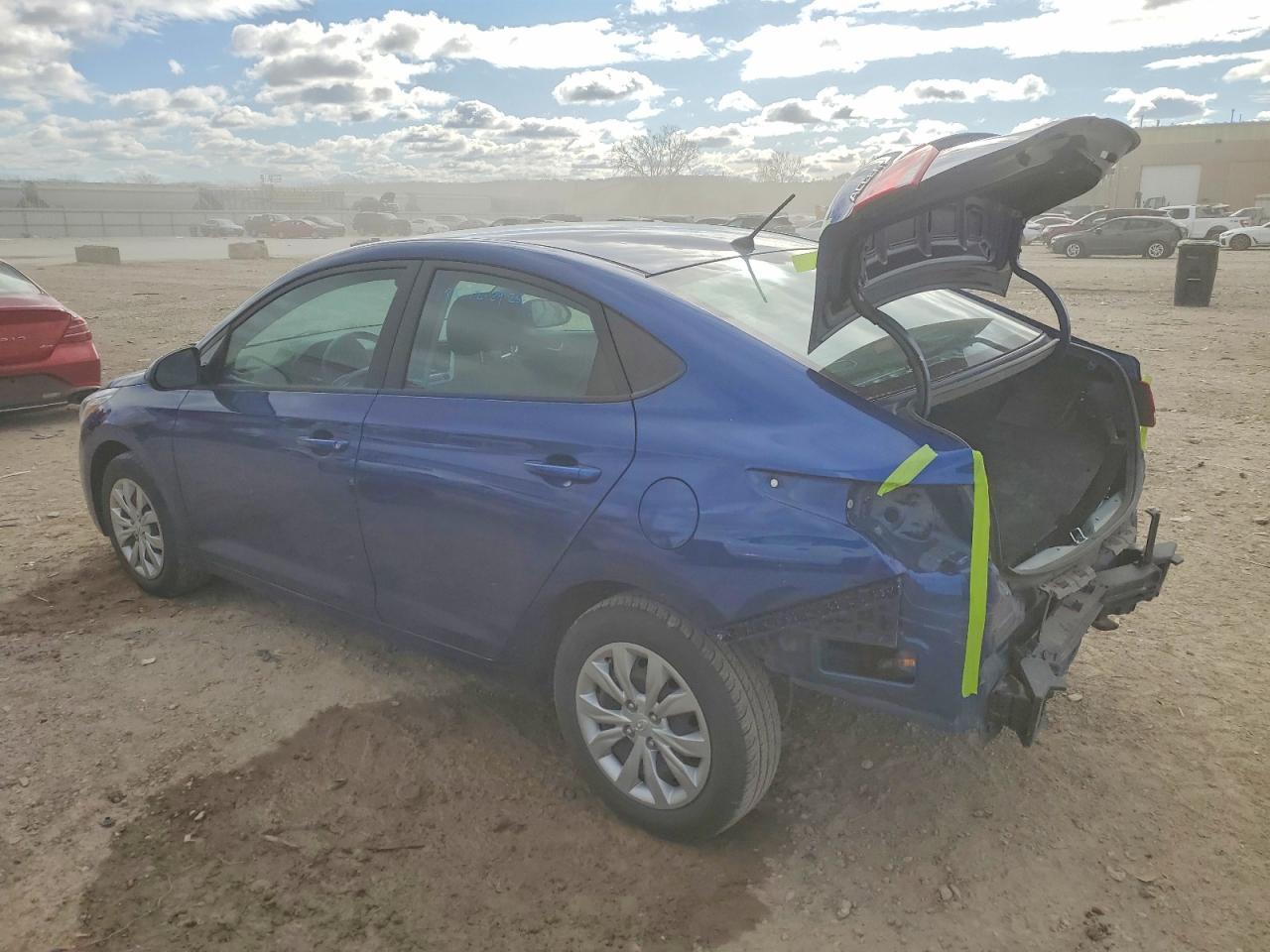 2022 Hyundai Accent Se - Фото 2