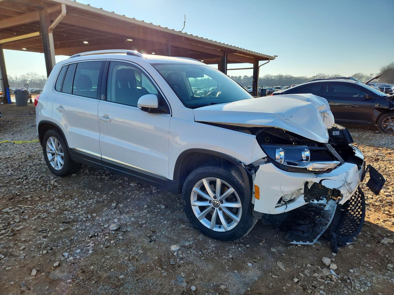2017 Volkswagen Tiguan - Image 4