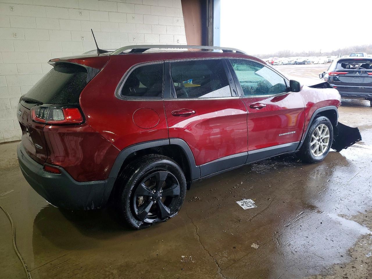 2019 Jeep Cherokee Latitude Plus - Image 3