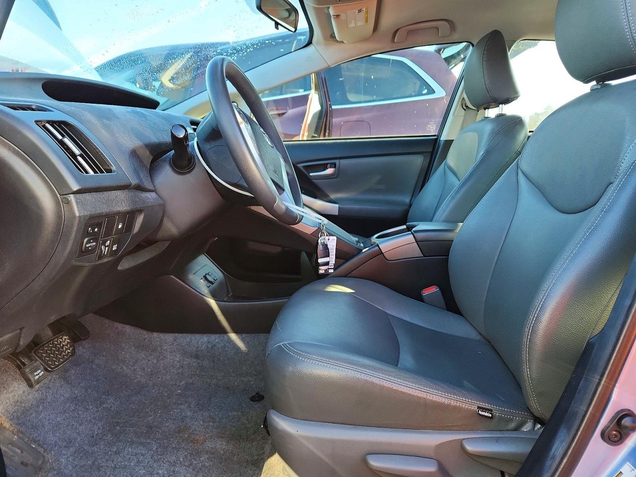 2014 Toyota Prius Plug-In Hybrid Base - Фото 7