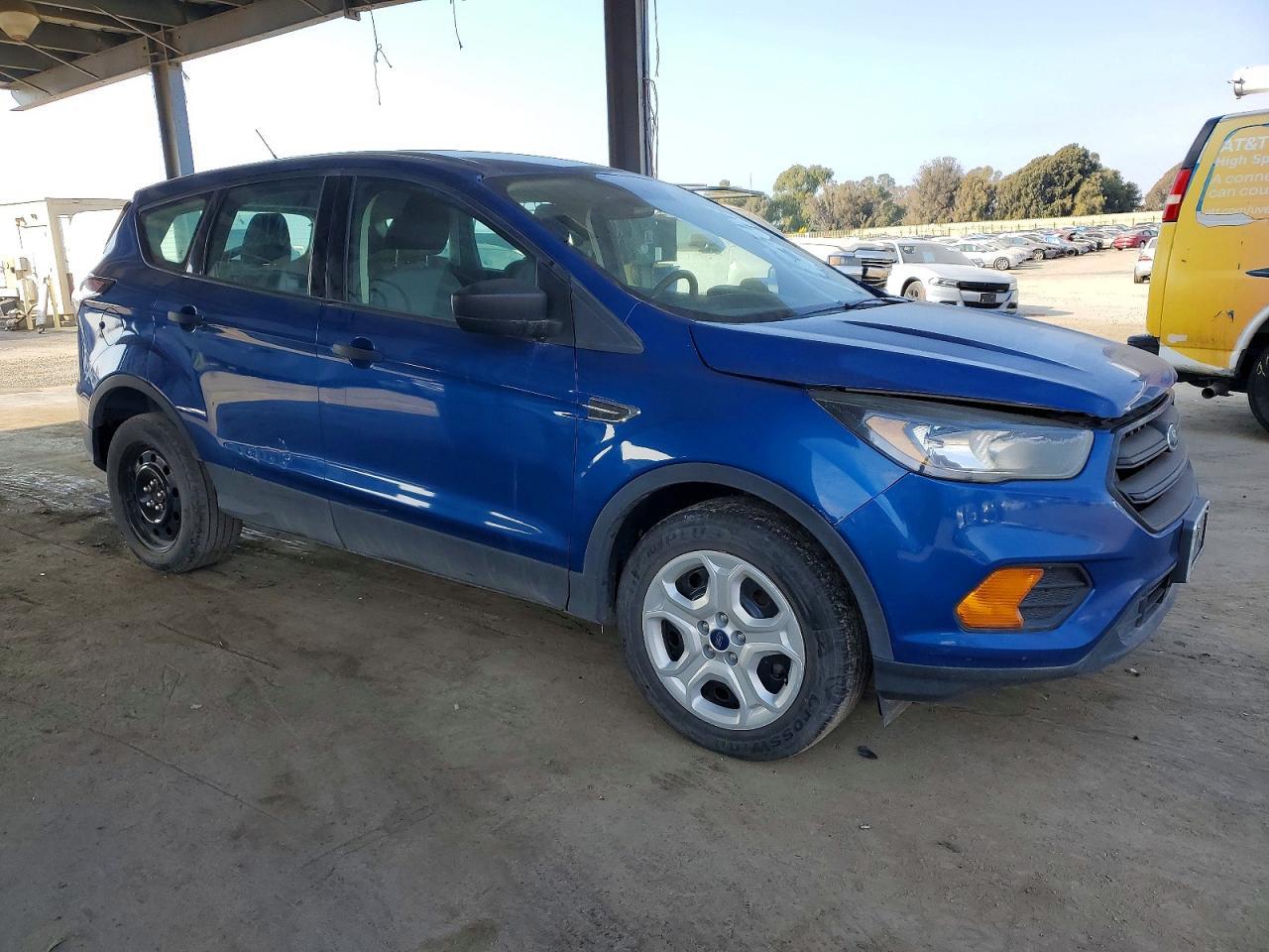 2018 Ford Escape S - Фото 4
