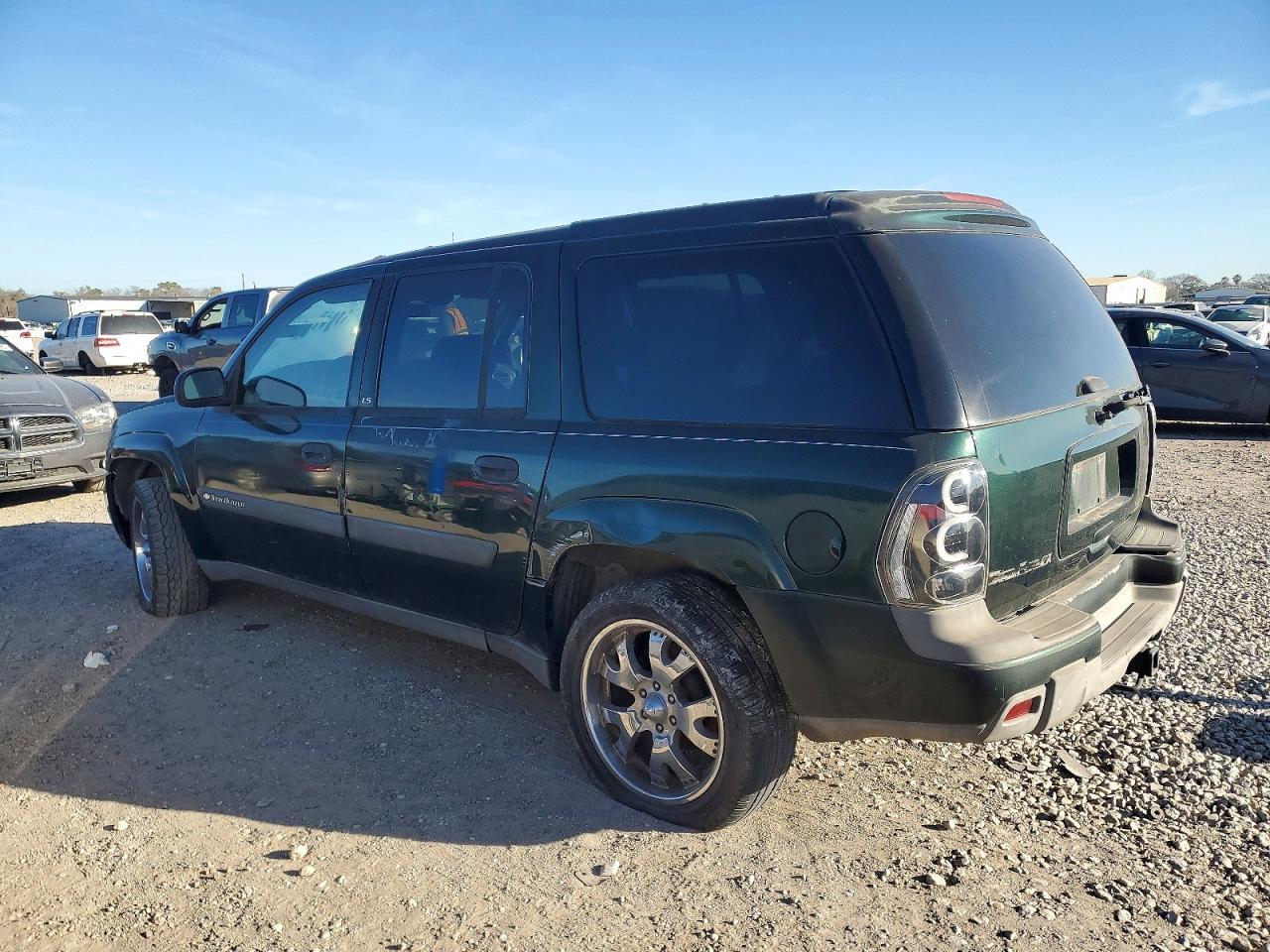 2004 Chevrolet Trailblazer Ext Ls - Image 2