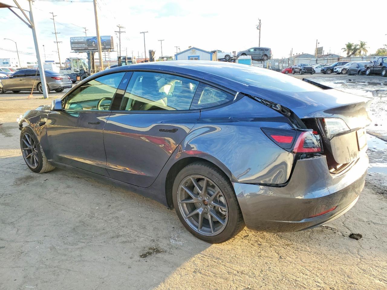 2022 Tesla Model 3 - Image 2