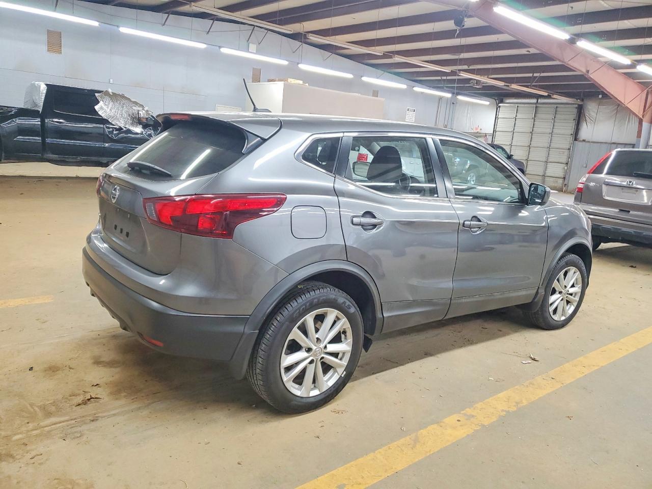 2018 Nissan Rogue Sport S - Image 3