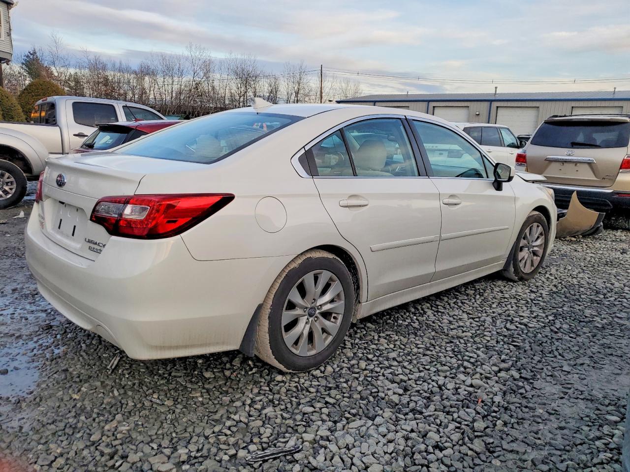 2017 Subaru Legacy 2.5I Premium - Фото 3