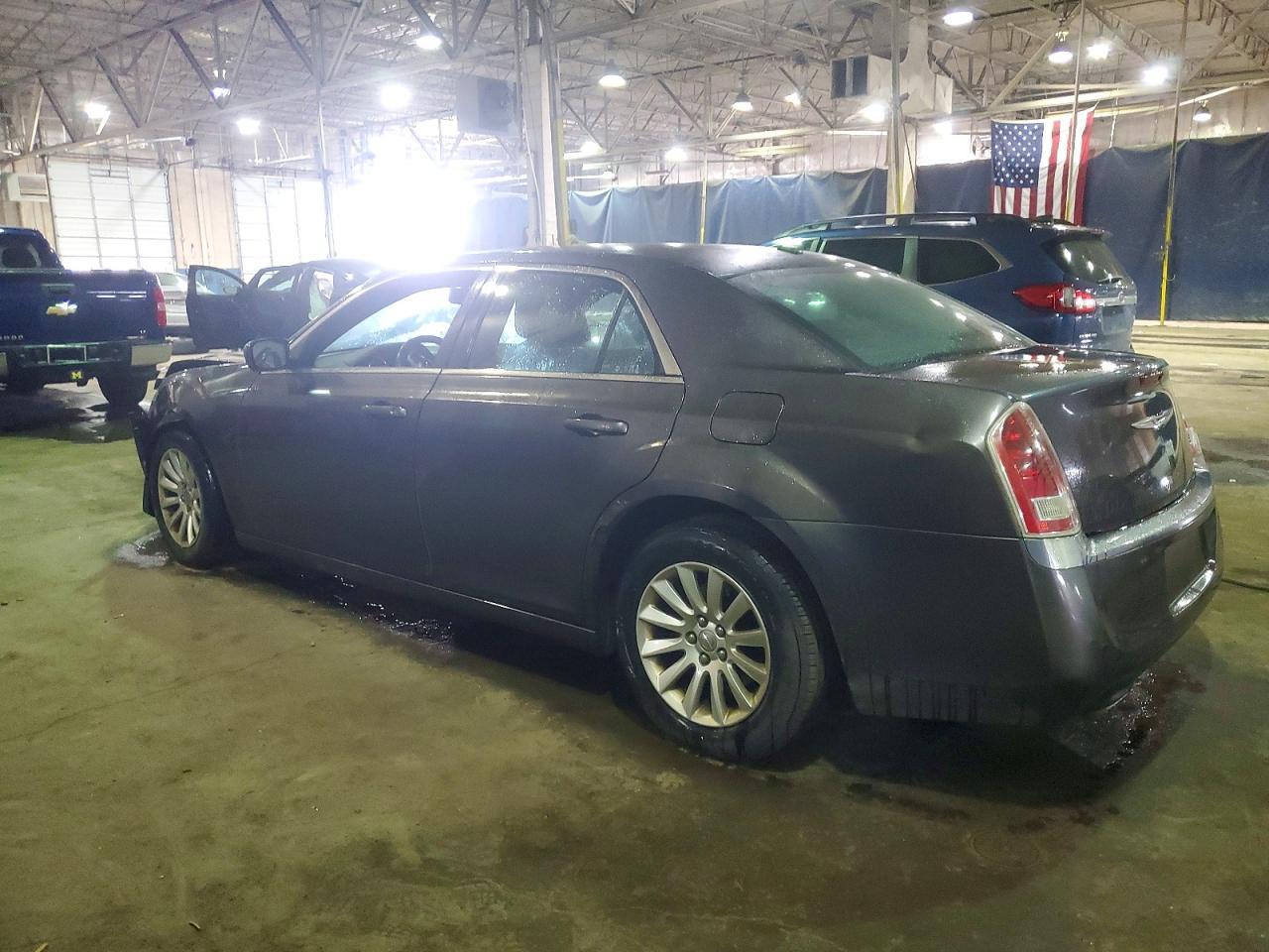 2014 Chrysler 300 - Фото 2