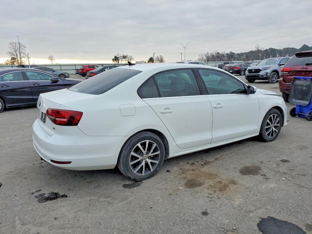 2017 Volkswagen Jetta Se - Фото 3