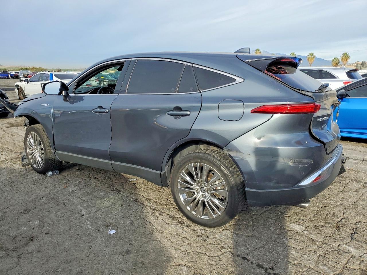 2021 Toyota Venza Le - Фото 2
