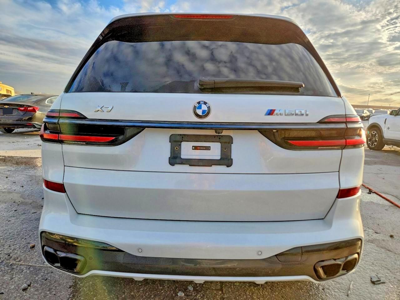 2025 BMW X7 M60I - Фото 6