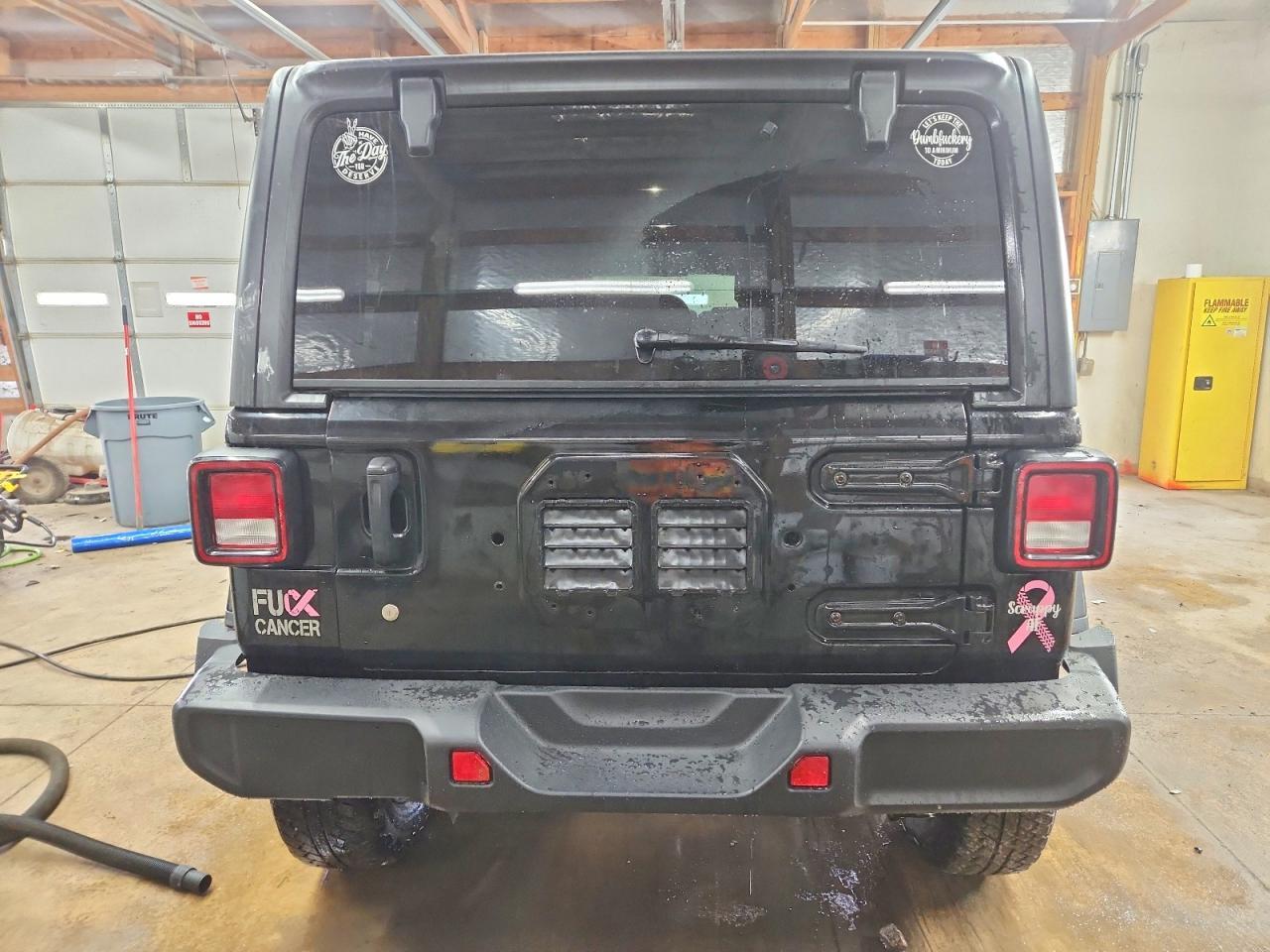 2018 Jeep Wrangler Unlimited Sahara - Image 6
