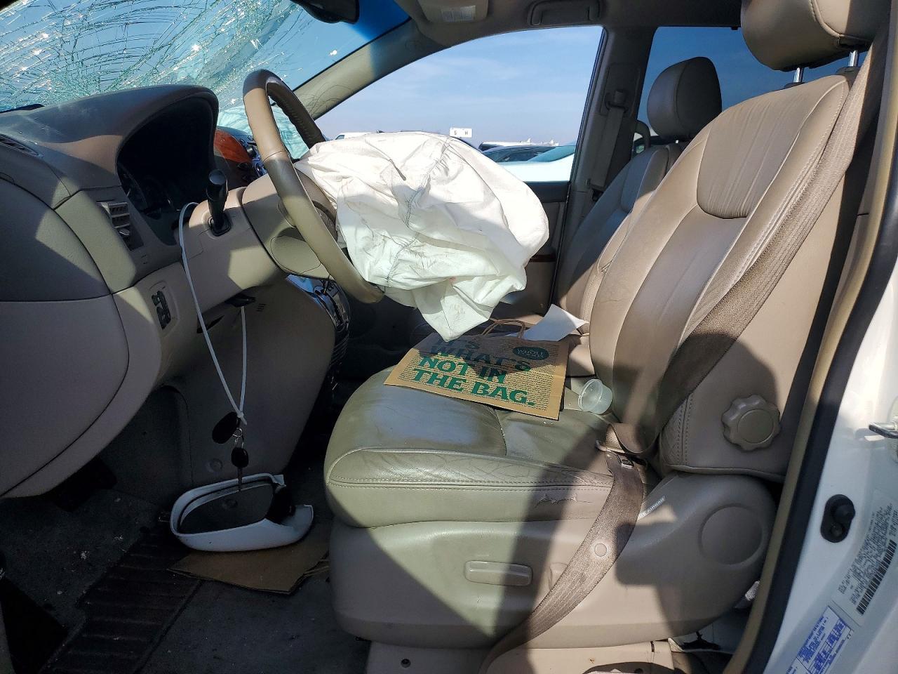2004 Toyota Sienna Xle - Image 7