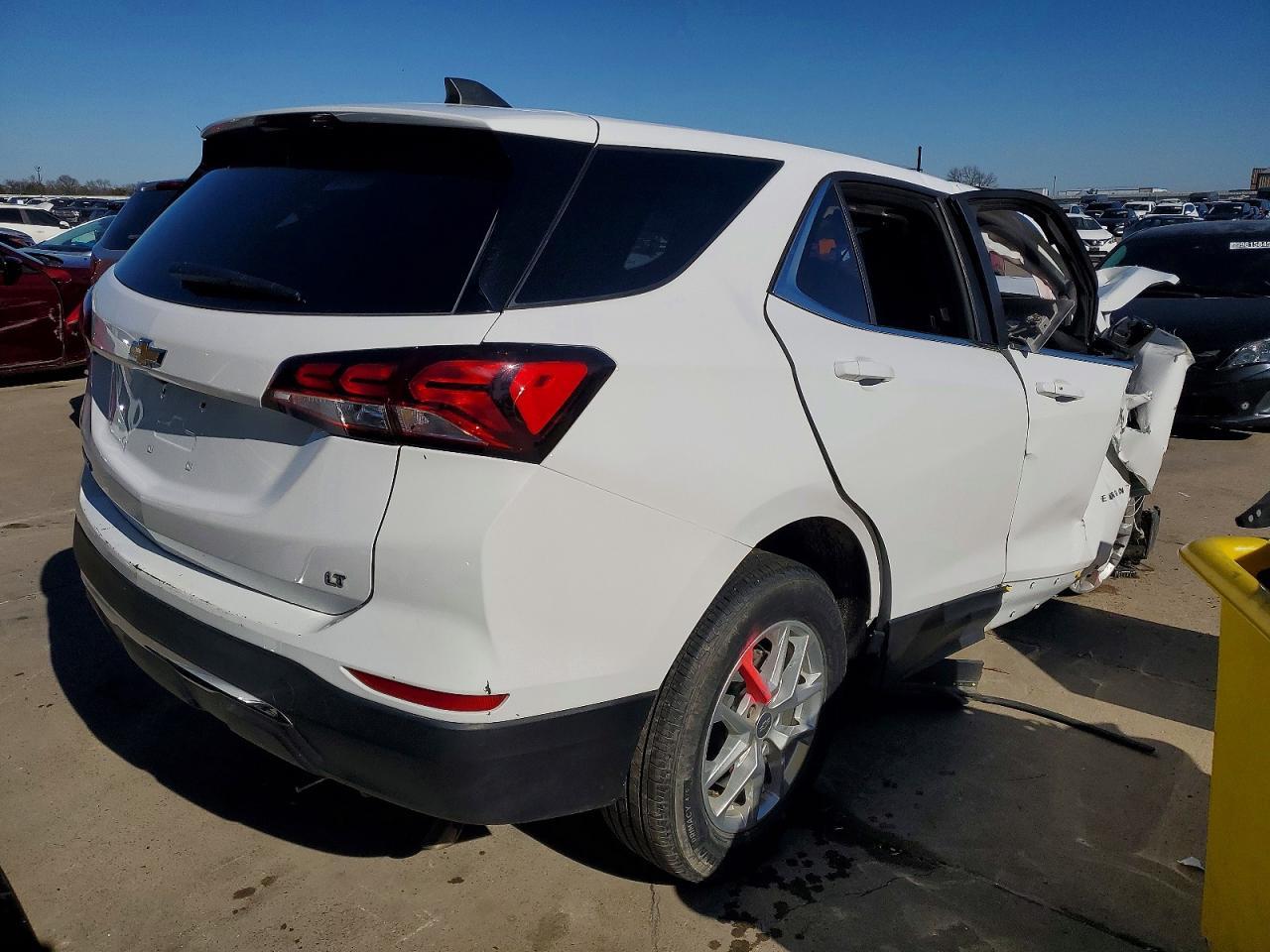 2023 Chevrolet Equinox Lt - Image 3