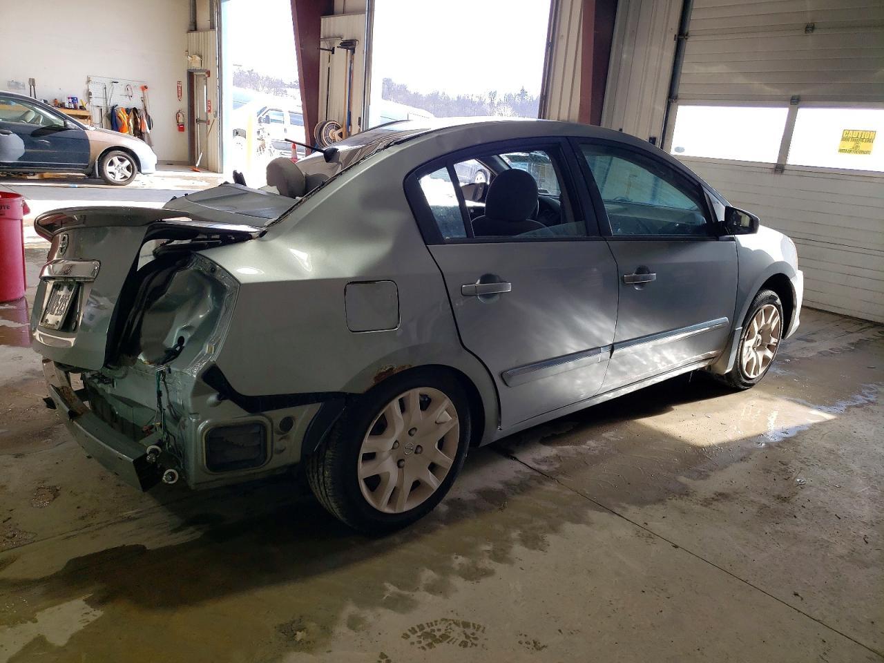 2011 Nissan Sentra 2.0 - Image 3