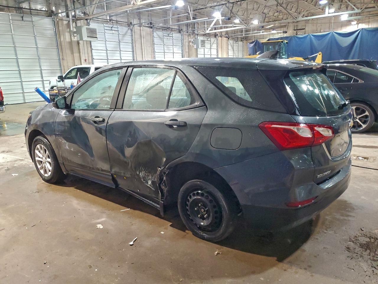 2020 Chevrolet Equinox Ls - Фото 2