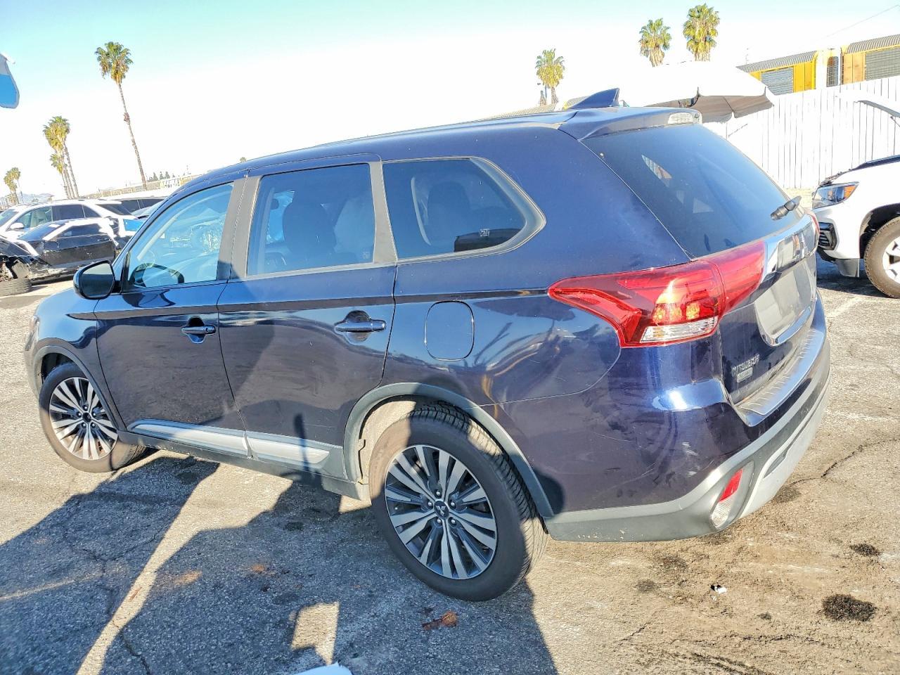 2019 Mitsubishi Outlander Es - Фото 2