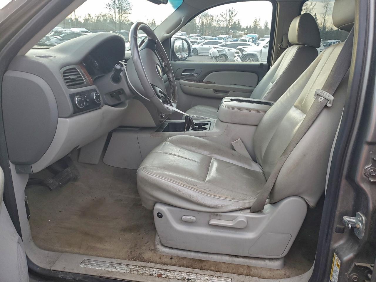 2007 Chevrolet Suburban K1500 - Image 7
