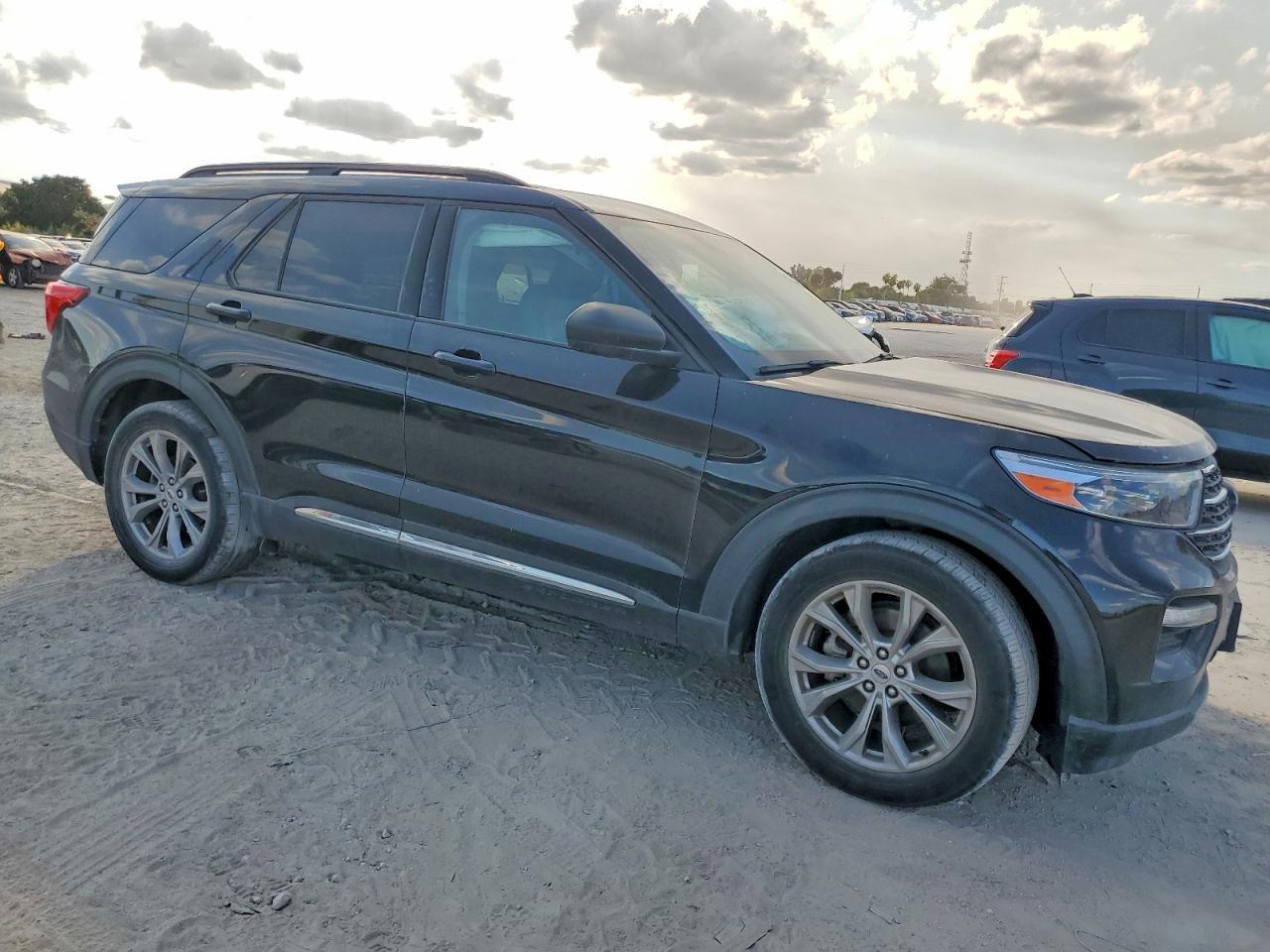 2021 Ford Explorer Xlt - Фото 4