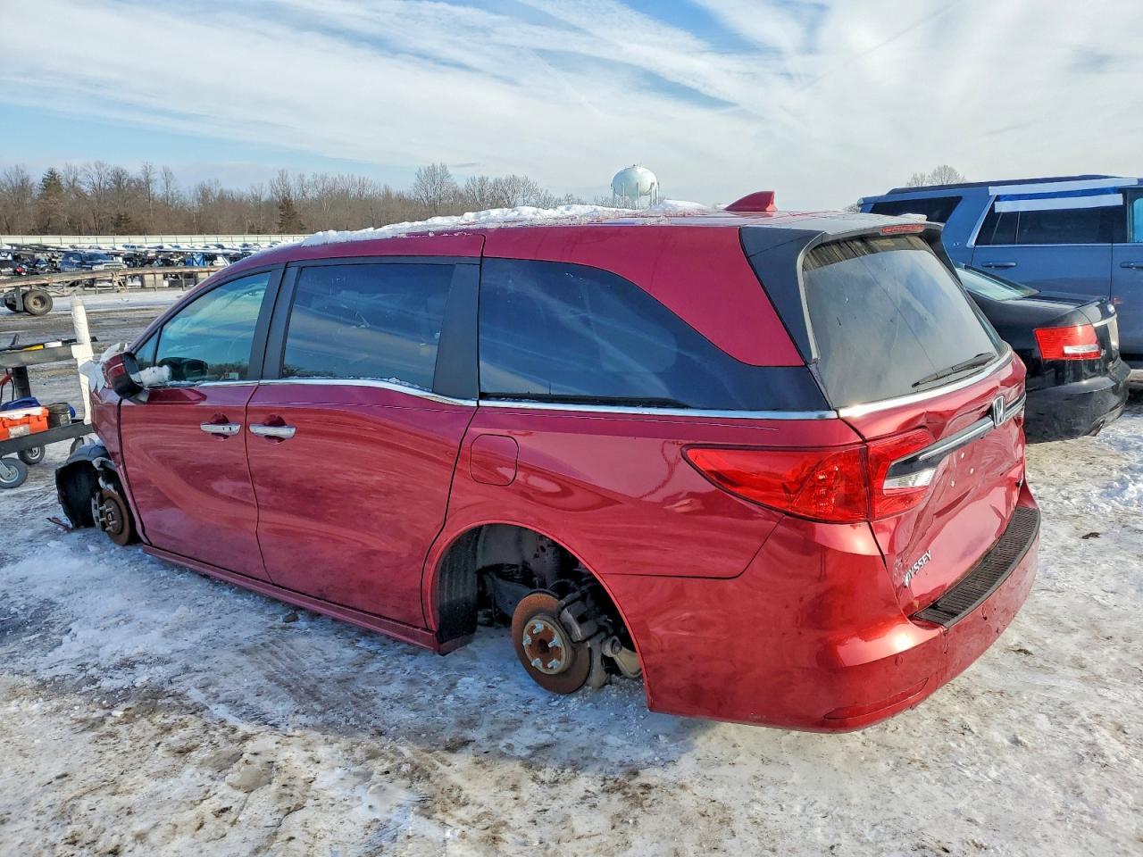 2022 Honda Odyssey Touring - Image 2