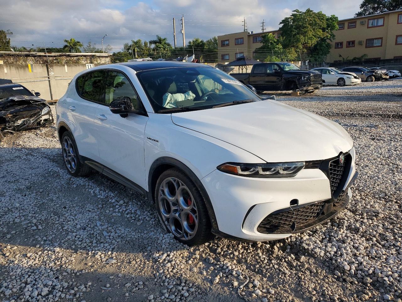 2024 Alfa Romeo Tonale Veloce - Image 4