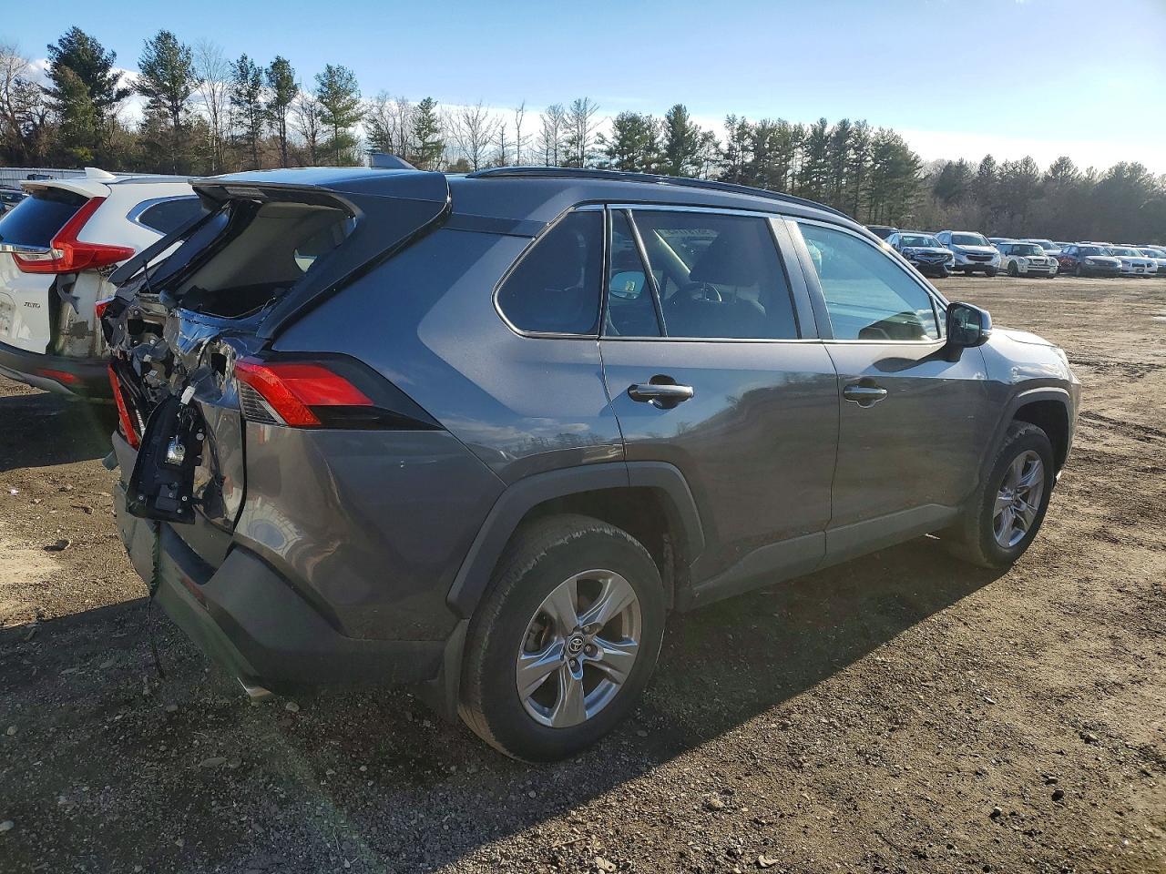2022 Toyota Rav4 Xle - Image 3