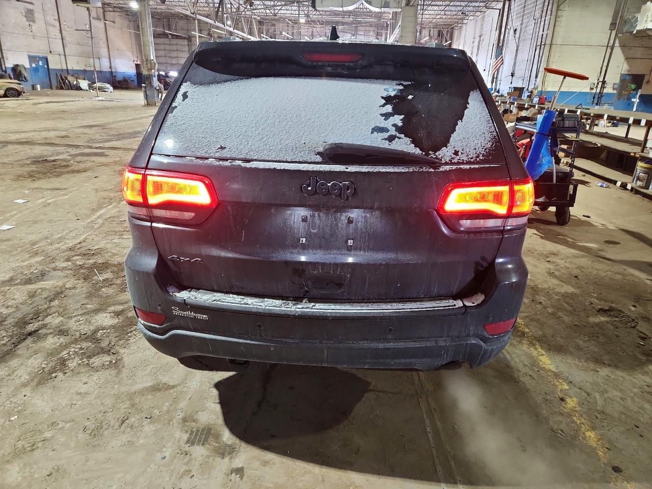 2018 Jeep Grand Cherokee Laredo - Image 6