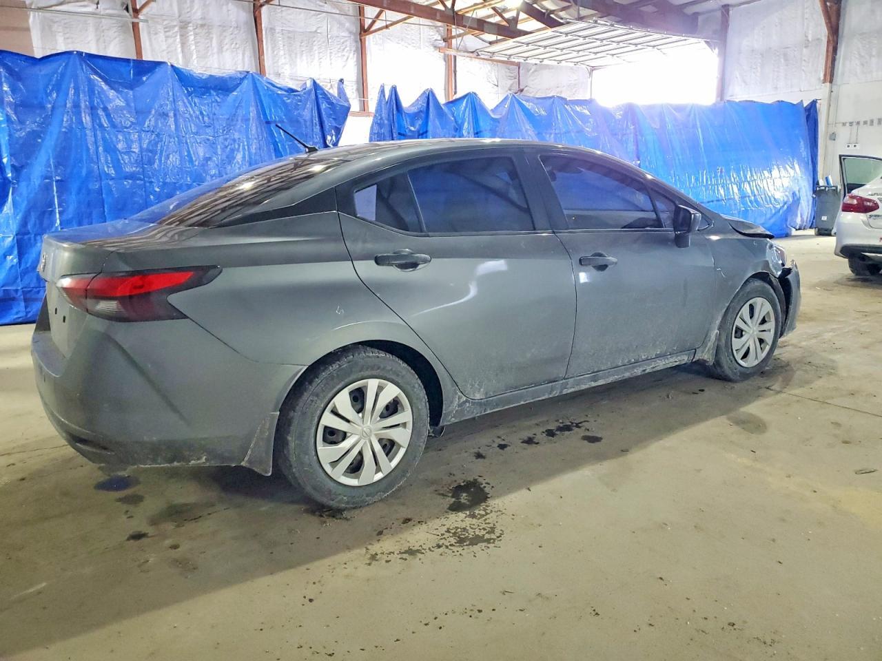 2020 Nissan Versa S - Фото 3