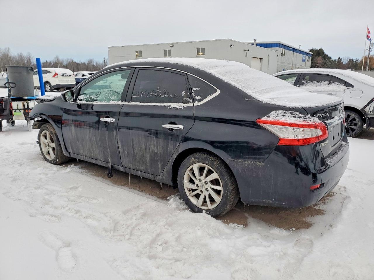 2015 Nissan Sentra S - Фото 2