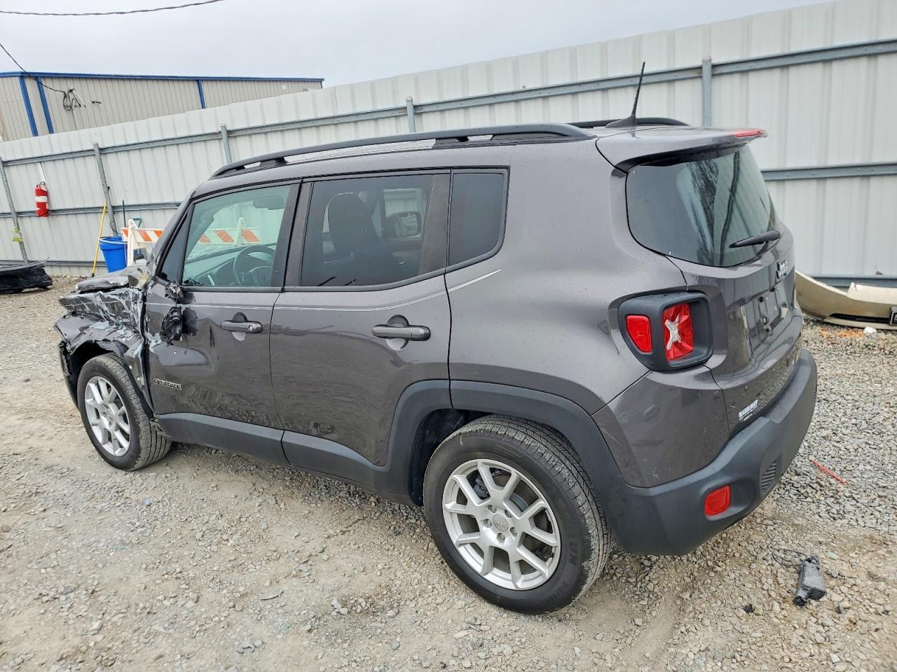 2021 Jeep Renegade Latitude - Фото 2