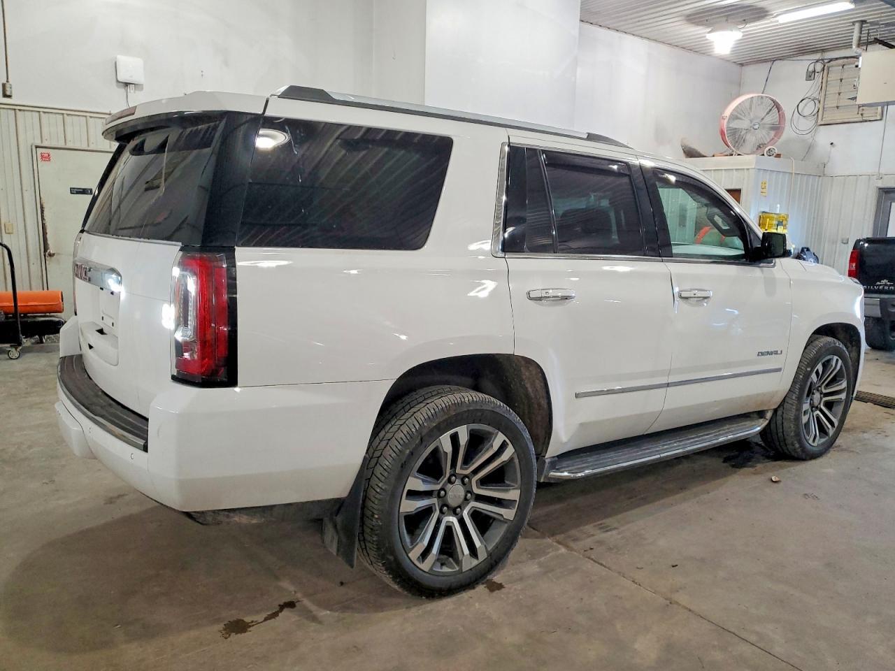 2017 GMC Yukon Denali - Image 3