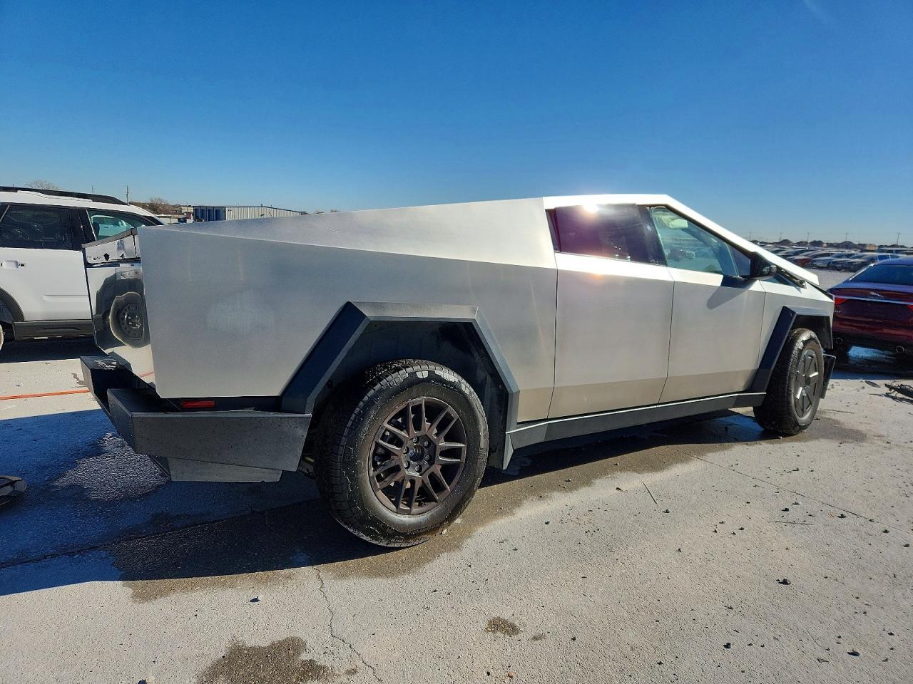 2024 Tesla Cybertruck - Фото 3