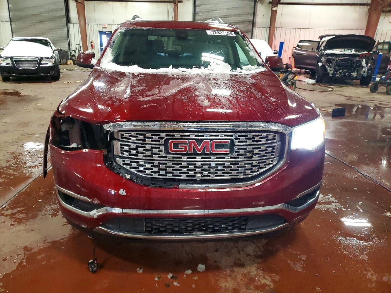 2017 GMC Acadia Denali - Фото 5
