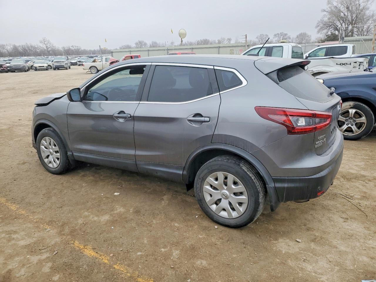 2020 Nissan Rogue Sport S - Фото 2