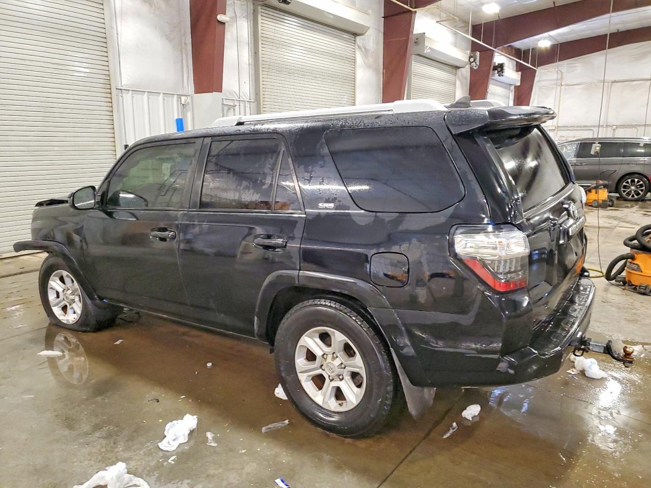 2017 Toyota 4Runner Sr5 - Фото 2