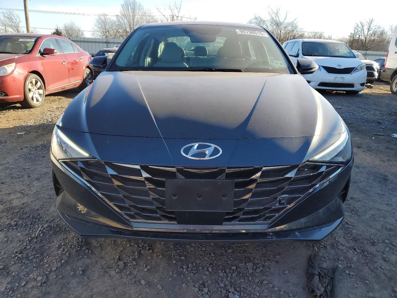 2021 Hyundai Elantra Limited - Image 5