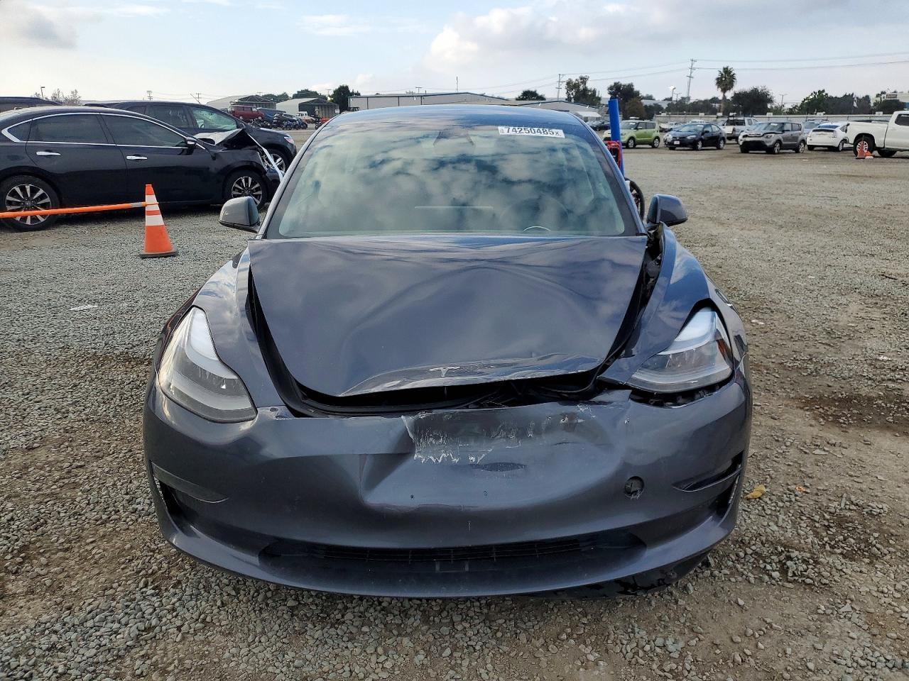 2023 Tesla Model 3 - Image 5