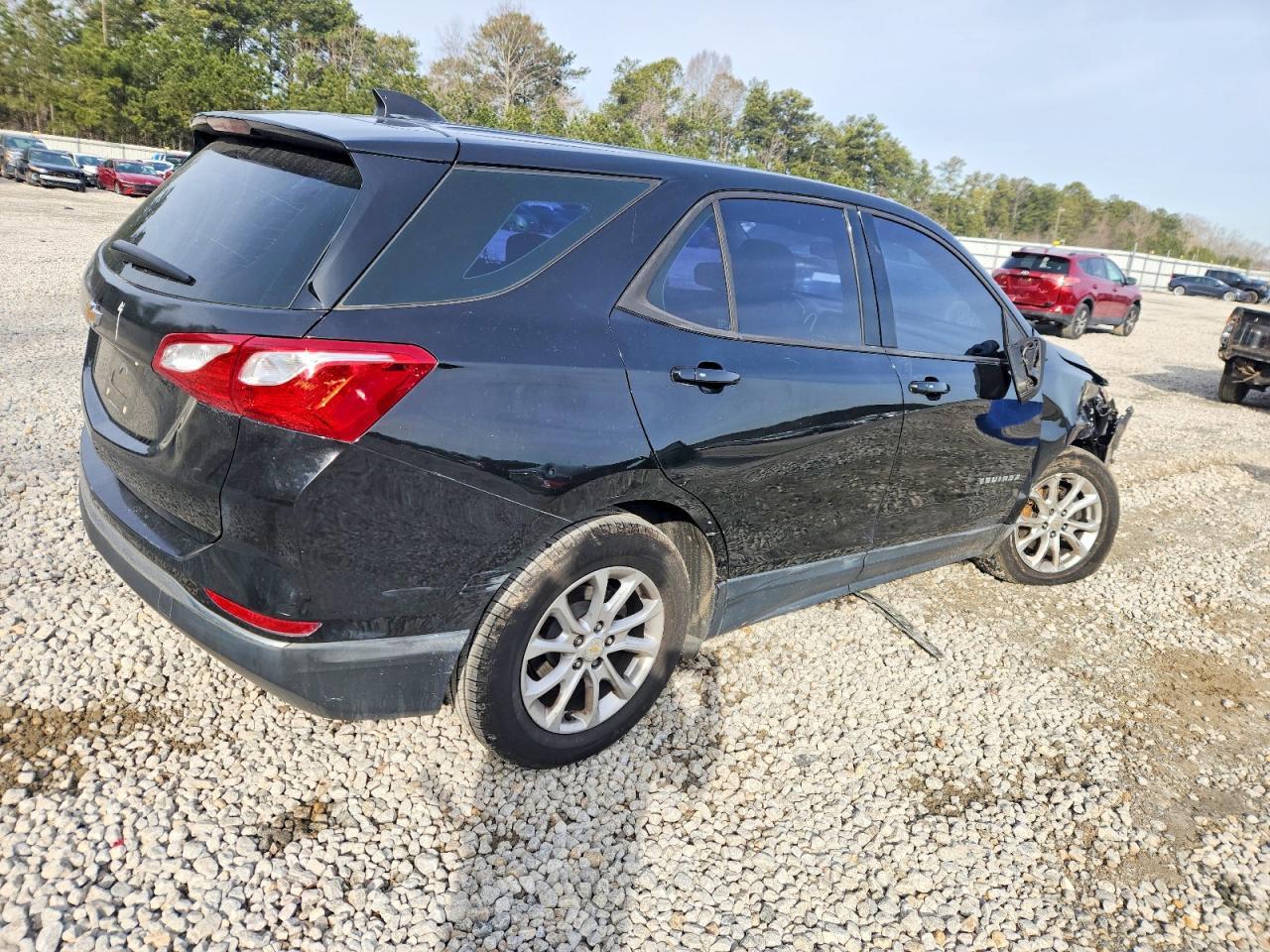2018 Chevrolet Equinox Ls - Фото 3
