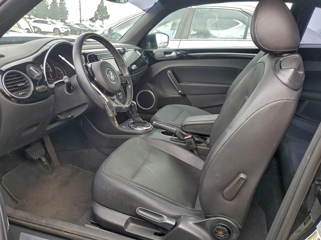 2013 Volkswagen Beetle - Image 7