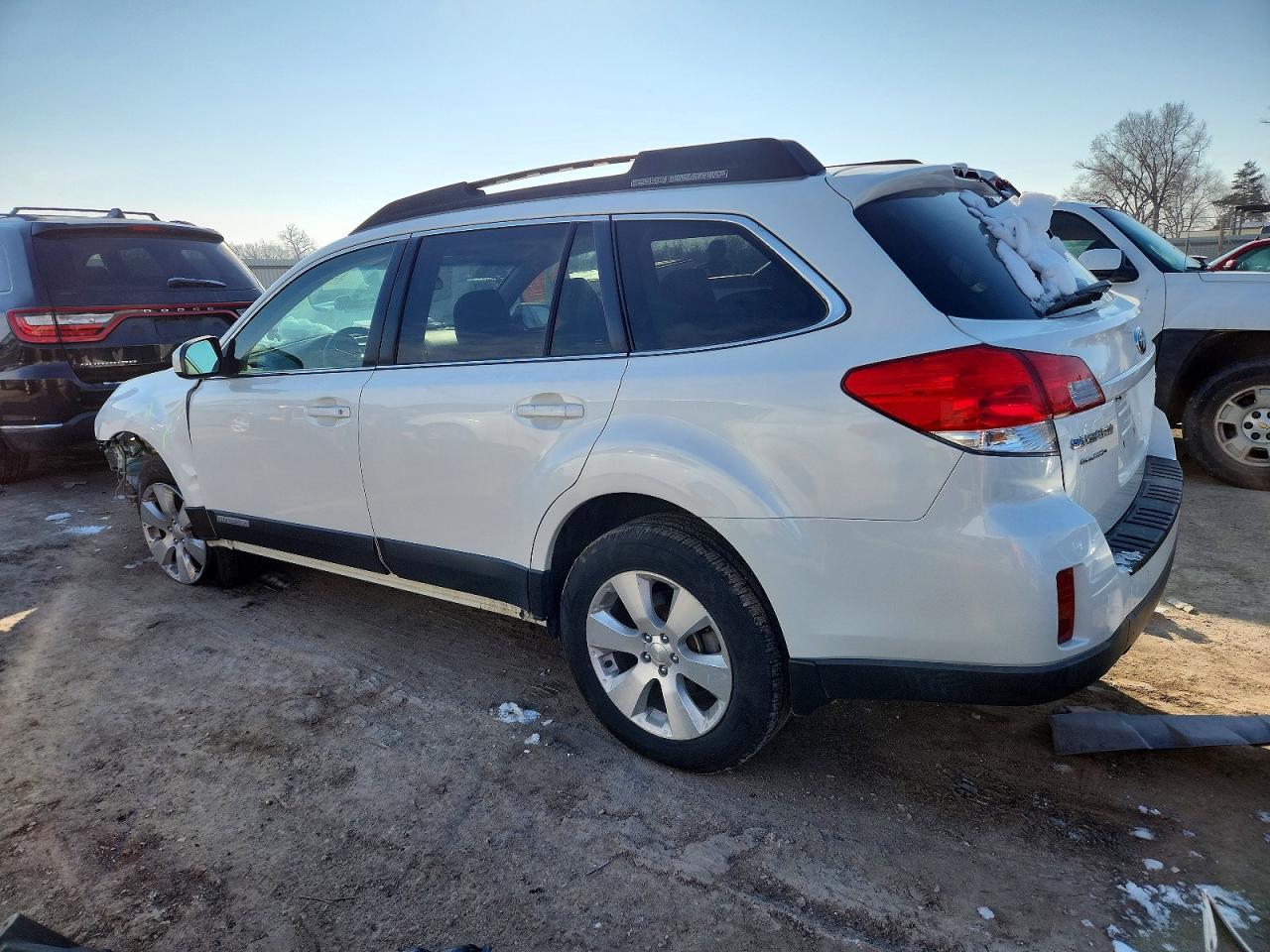 2011 Subaru Outback 3.6R - Image 2