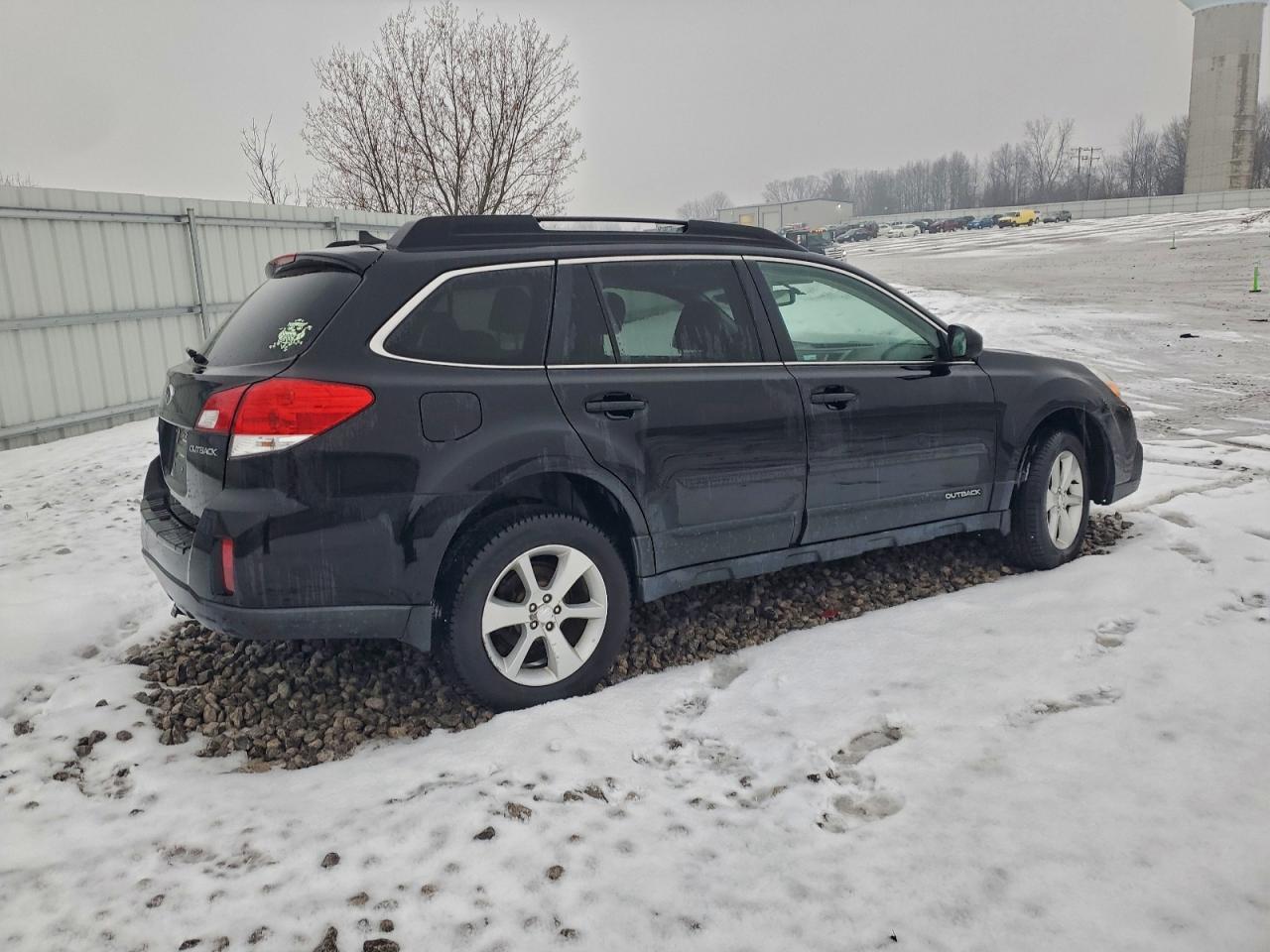 2013 Subaru Outback 2.5I Limited - Image 3