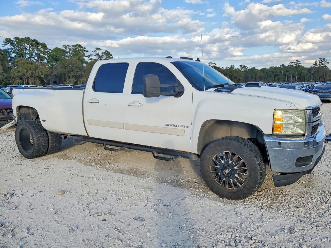 2008 Chevrolet Silverado C3500 - Image 4
