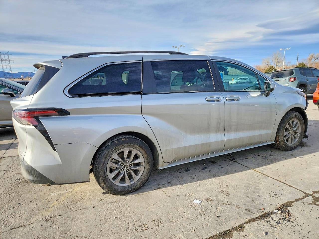 2024 Toyota Sienna Le - Фото 3