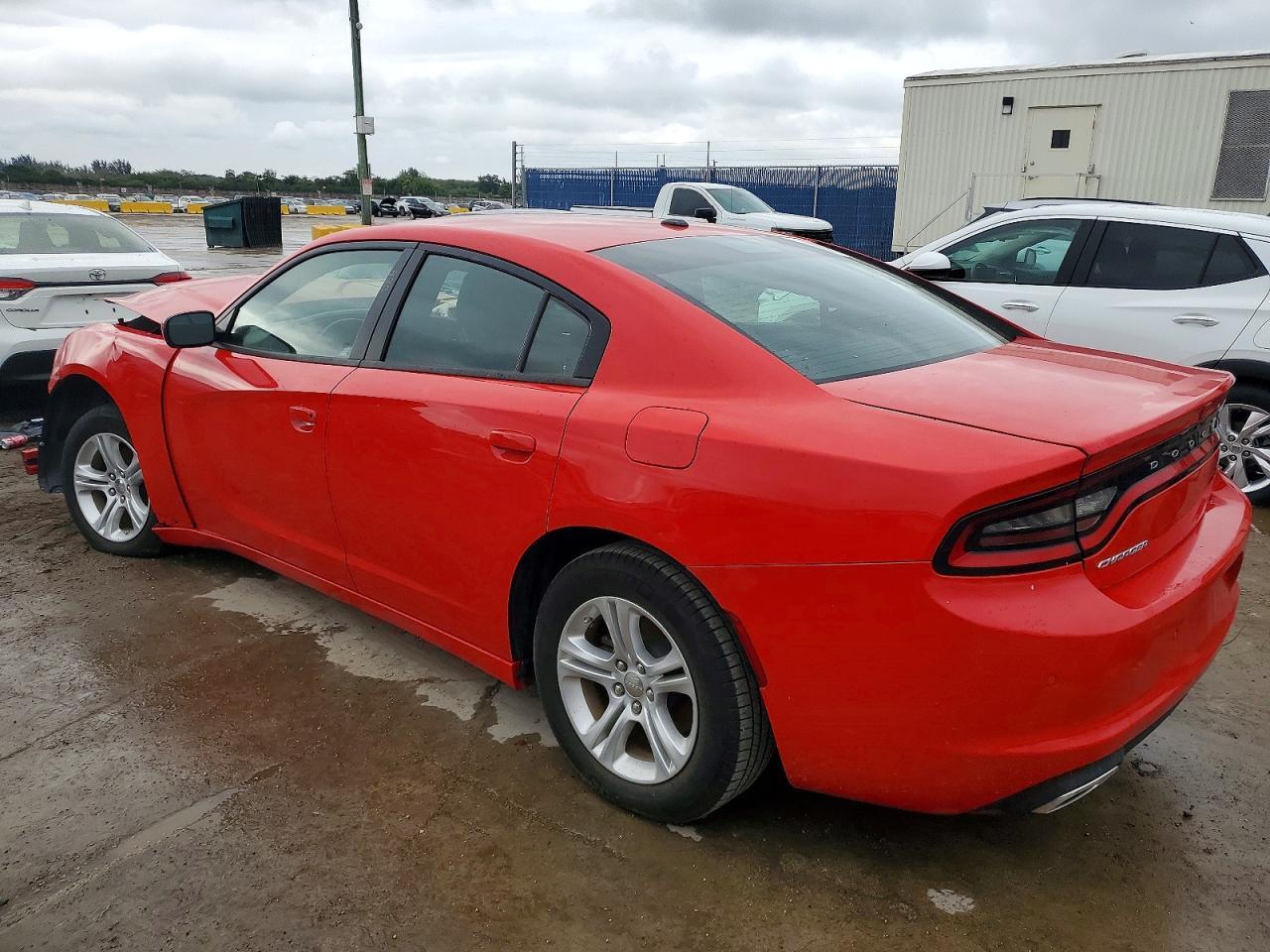 2022 Dodge Charger Sxt - Фото 2