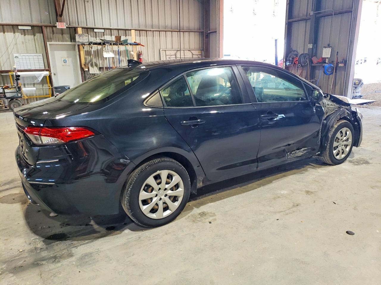 2021 Toyota Corolla Le - Image 3