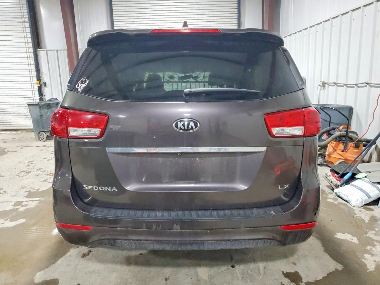 2016 Kia Sedona Lx - Фото 6