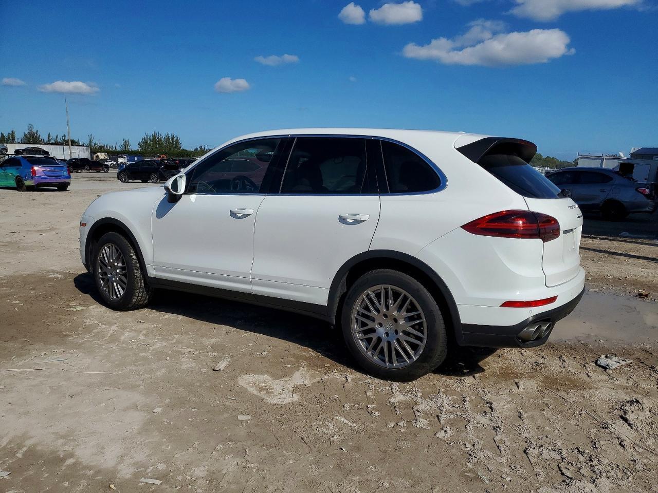 2016 Porsche Cayenne S - Image 2
