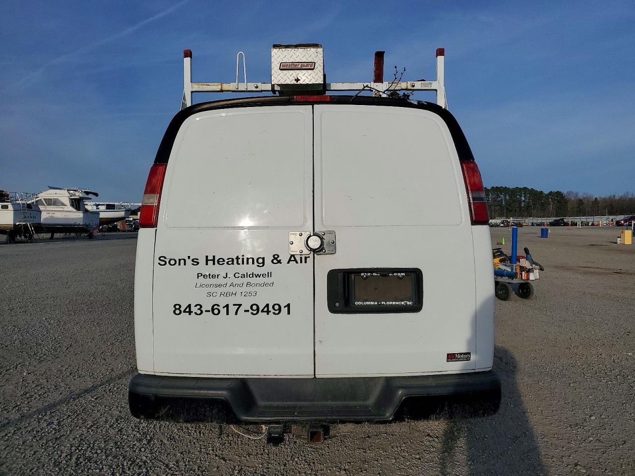 2017 Chevrolet Express 3500 Utility / Service Van - Фото 6