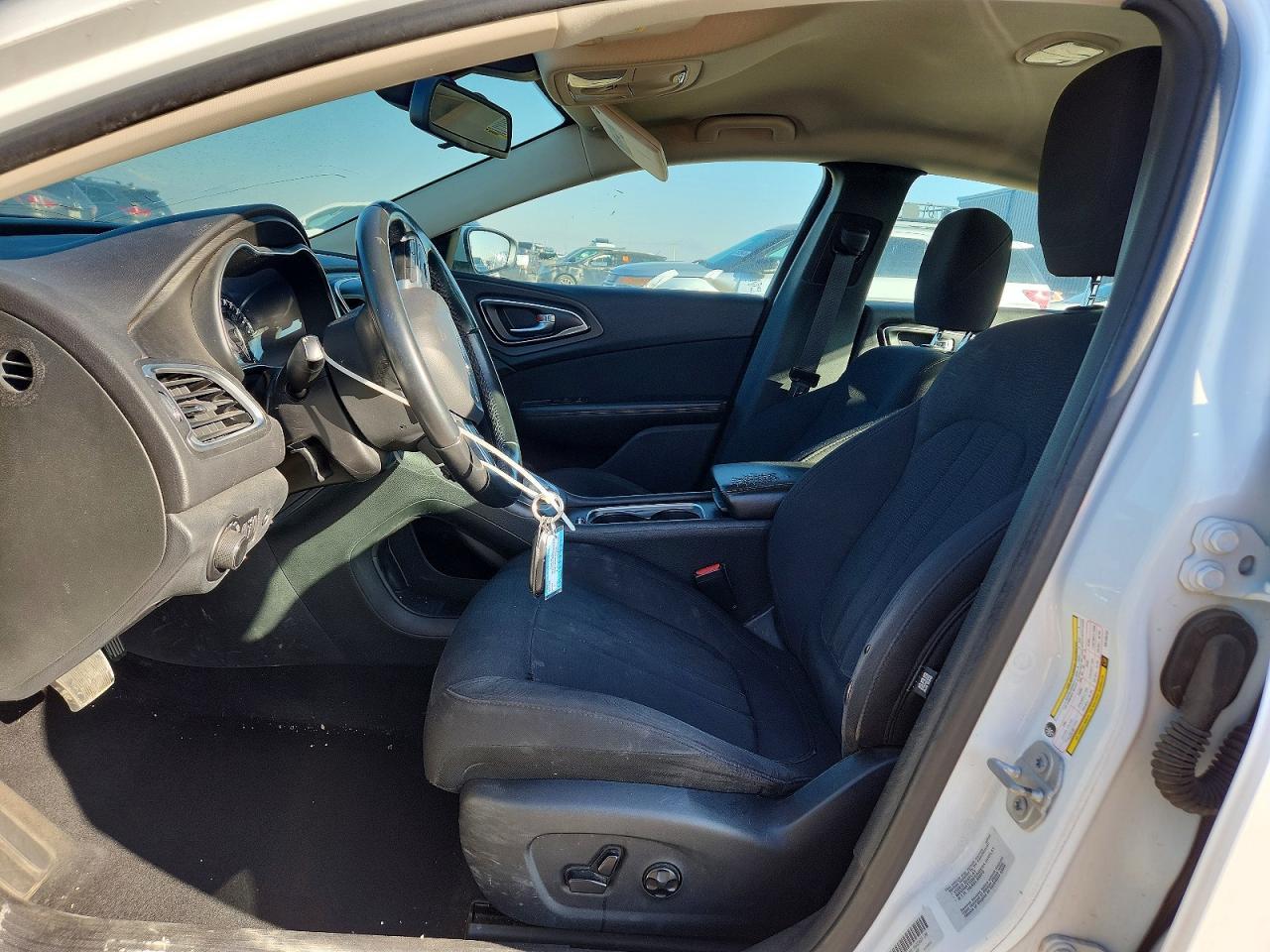 2016 Chrysler 200 Limited - Image 7