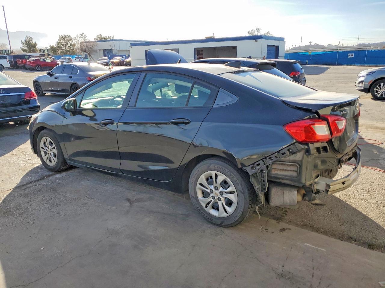 2019 Chevrolet Cruze - Image 2
