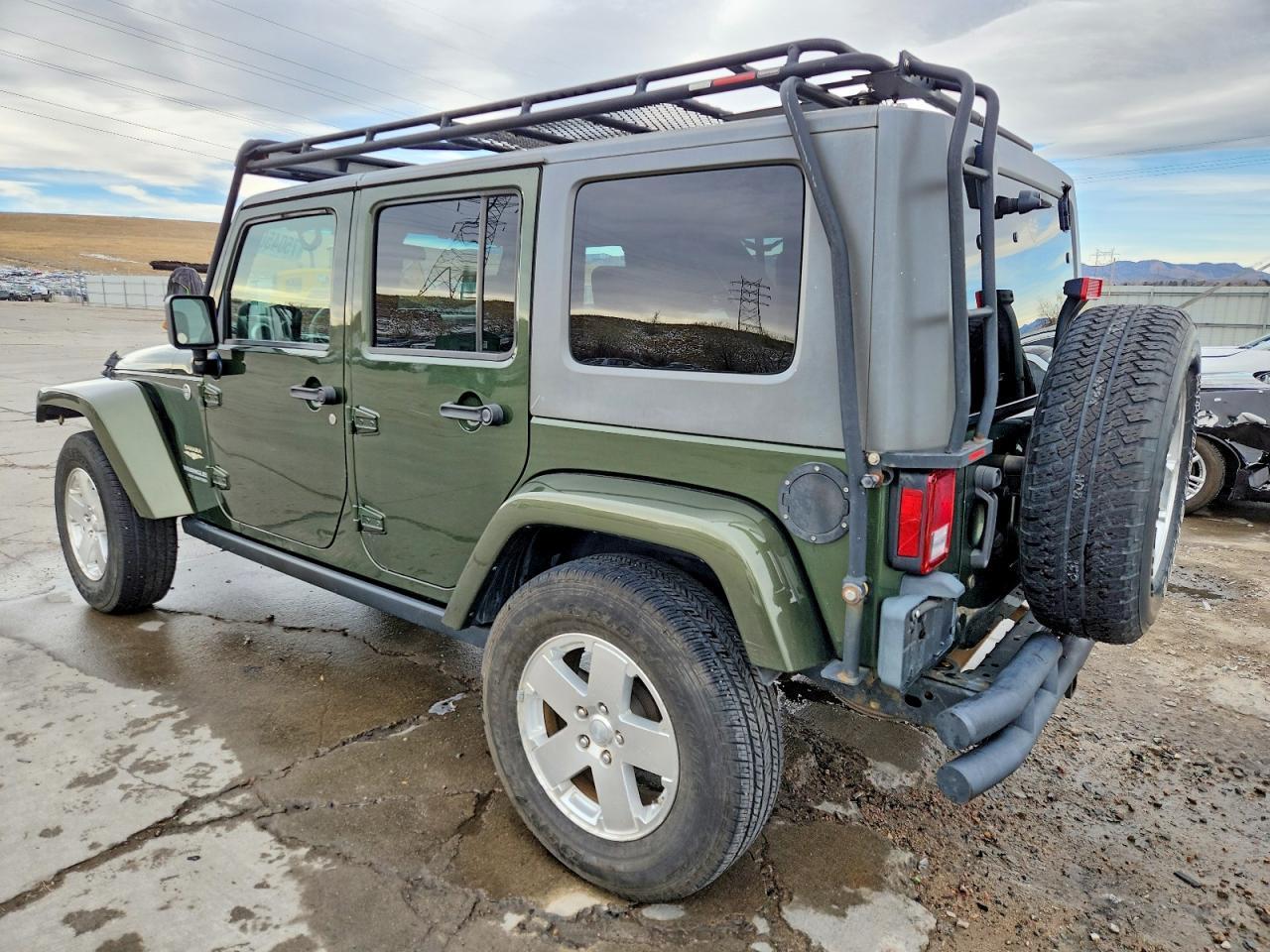 2009 Jeep Wrangler Unlimited Sahara - Image 2